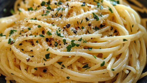 Spaghetti Aglio e Olio - Spaghetti Aglio e Olio